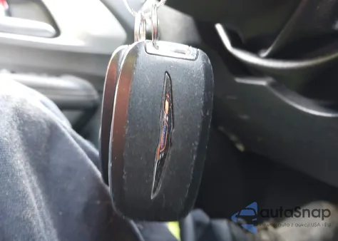 2018 Chrysler Pacifica Touring Plus z USA, uszkodzony, nr VIN 2C4RC1FG8JR333496